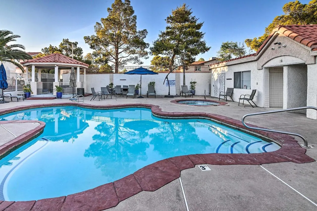 度假居 Contemporary Vegas Townhome With Community Pool 拉斯维加斯