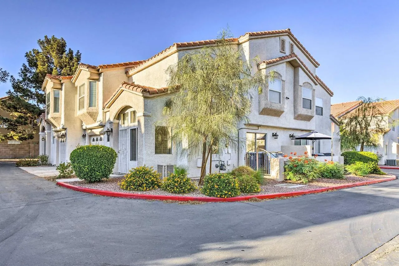Contemporary Vegas Townhome With Community Pool의 연락처