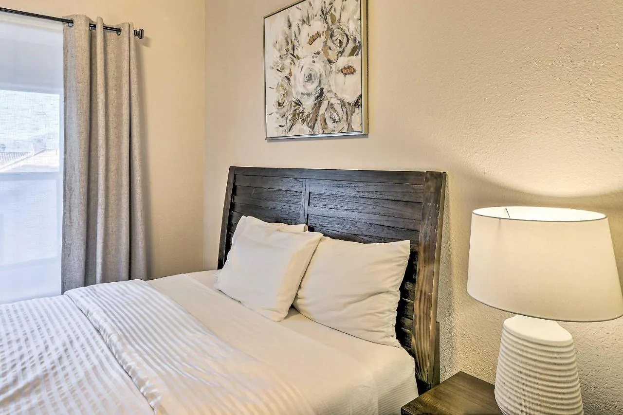 Contemporary Vegas Townhome With Community Pool 라스베이거스 펜션