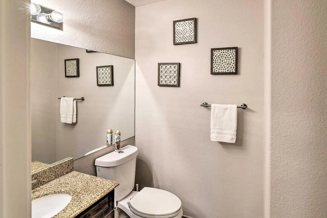 Contemporary Vegas Townhome With Community Pool Las Vegas 0*,  Estados Unidos
